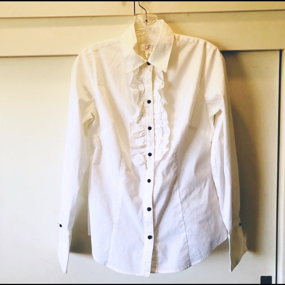 Ann Taylor Loft white ruffle placket top size 6